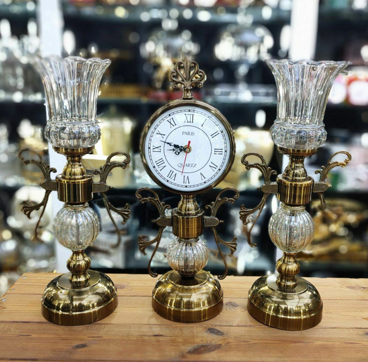 ست-ساعت-و-شمعدان-رومیزی-رنگ-آنتیک-9011-دکوری-مکوری-1.jpg ست ساعت و شمعدان آنتیک 9011 - تصویر 1